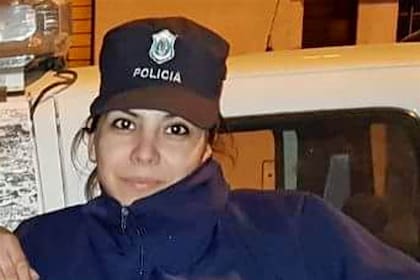 Alejandra Villarreal, la sargento baleada por delincuentes en una comisaría de San Justo, pelea por su vida