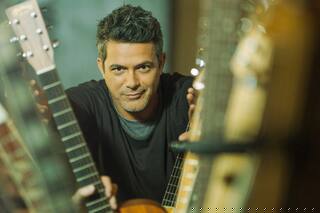 El recital íntimo de Alejandro Sanz y Juanes que es furor en YouTube