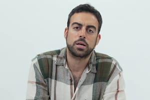 Del “hombre imán” al rechazo científico: el acto antivacunas que disparó polémica