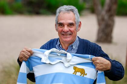 Alejandro "Chirola" Scolni quedó muy identificado con la camiseta celeste y blanca y el yaguareté cerca del corazón, pero eso no quita que presente un panorama pesimista: "es prácticamente imposible que ganen los Pumas".