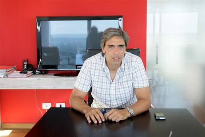 Alejandro de Luca preside una de las sucursarles de Mieres