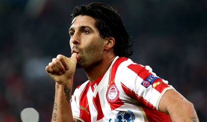 Alejandro Domínguez anotó el primero de Olympiacos