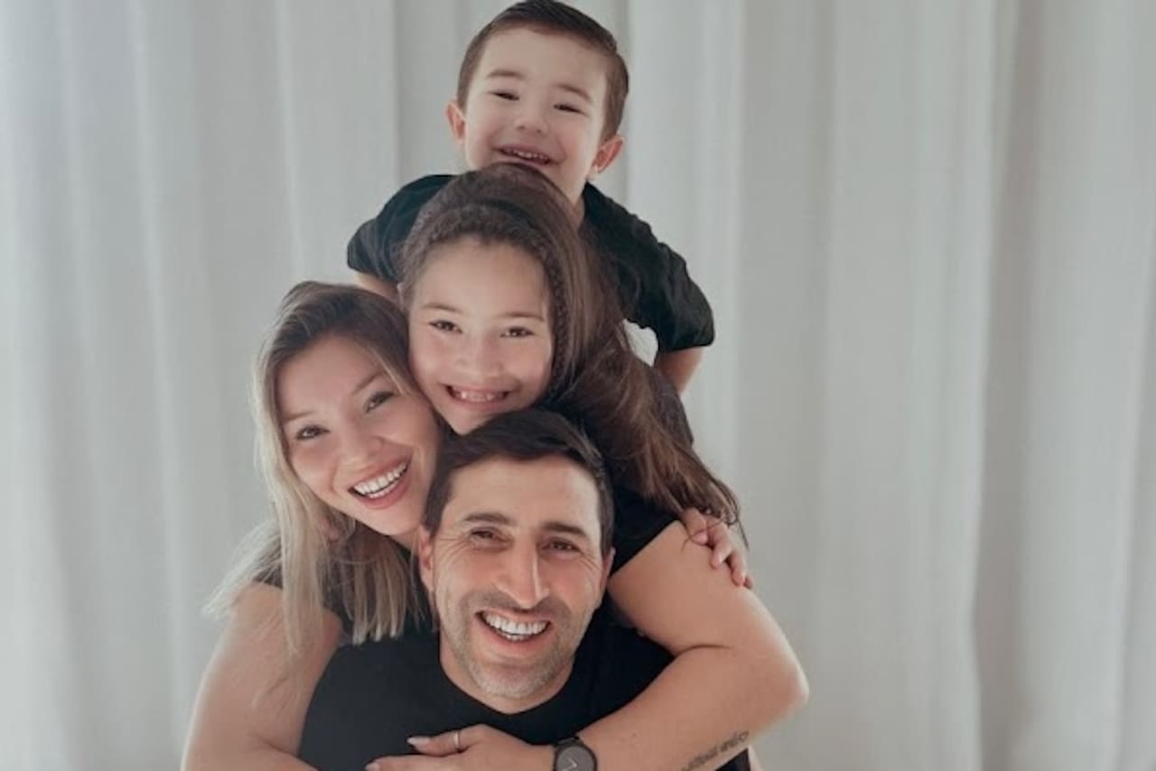 Alejandro Donatti junto a su familia, hoy recuperado