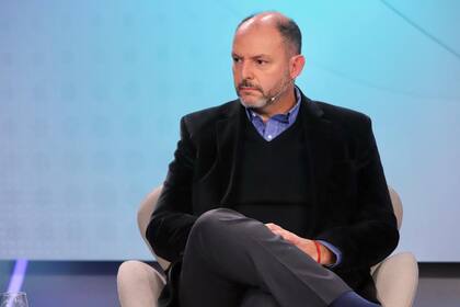 Alejandro Einstoss, Jefe del Instituto Argentino de la Energía General Mosconi.