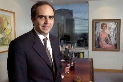 Alejandro en su despacho de la torre Fortabat, sobre la calle Bouchard, mientras fue director del imperio cementero, entre 200o y 2002