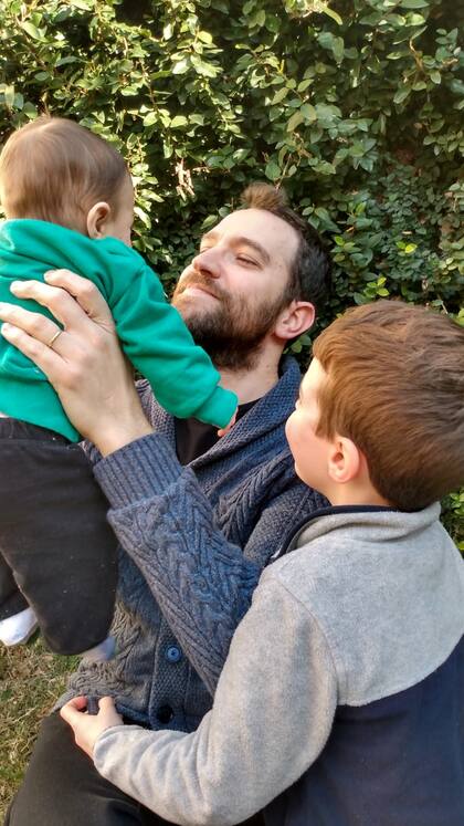 Alejandro Gamen, trabaja en Globant y tiene dos hijos, Bruno, de 7 años, y Tomás, que nació el año pasado