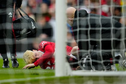 Alejandro Garnacho, lesionado en el partido entre Manchester United y Southampton, se perderá los partidos del seleccionado