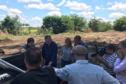 Alejandro Metro muestra cómo seguirá el proyecto a consignatarios y funcionarios locales y porteños