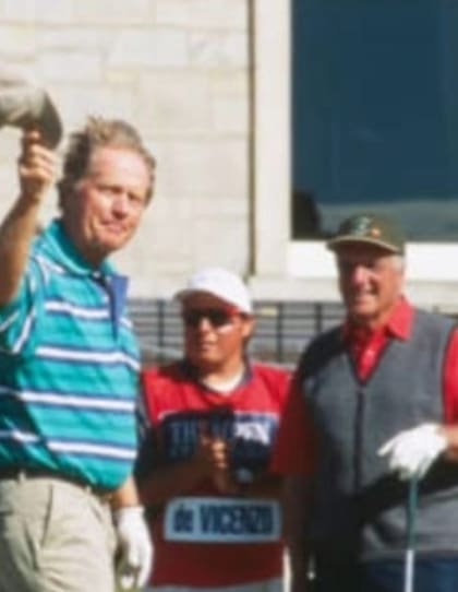 Alejandro Molina, como caddie de Roberto De Vicenzo y el máximo ganador de majors, Jack Nicklaus