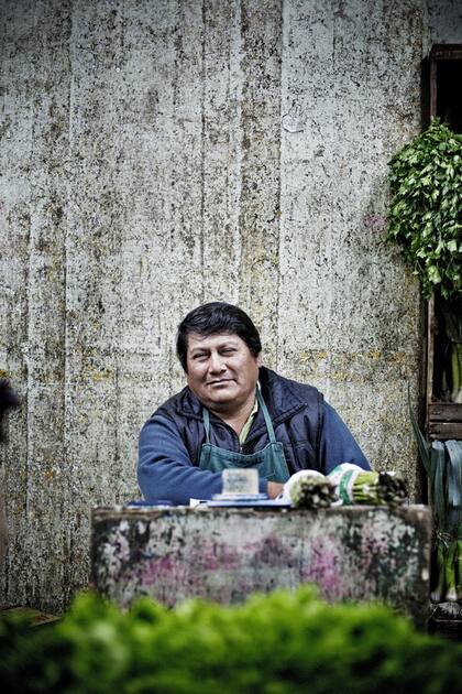 Alejandro Pérez Martínez produce y comercializa en Colonia Urquiza.