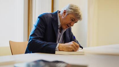 Alejandro Roemmers comenzó a escribir poesía cuando tenía 8 años