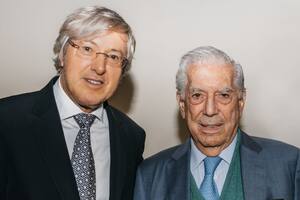Alejandro Roemmers con Mario Vargas Llosa