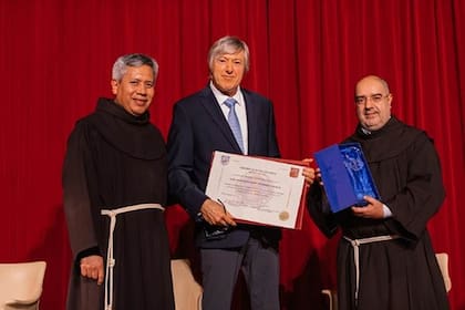 Alejandro Roemmers fue reconocido por la Pontificia Universitá Antónianum de Roma