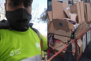 Alejandro Sabater tiene 29 años y estudia desarrollo web; a la par, trabaja como cartonero y muestra todos los detalles en Tik Tok