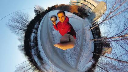 Alejandro Sanguinetti en el centro de desarrollo e investigación de realidad virtual de Finlandia