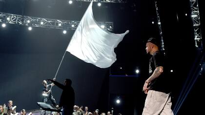 Alejandro Sanz, Carlos Vives, Alejandro Fernández, Natalia Lafourcade y René Pérez, durante sus ensayos antes de la ceremonia de los premios Grammy latinos
