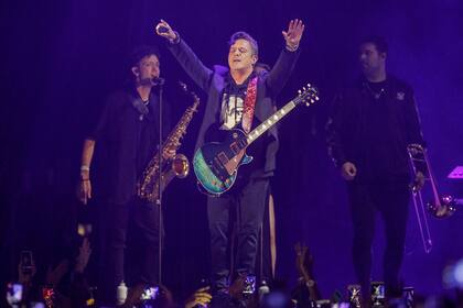 El cantante madrileño brindó un show en el Hipódromo de Palermo, en donde agotó entradas