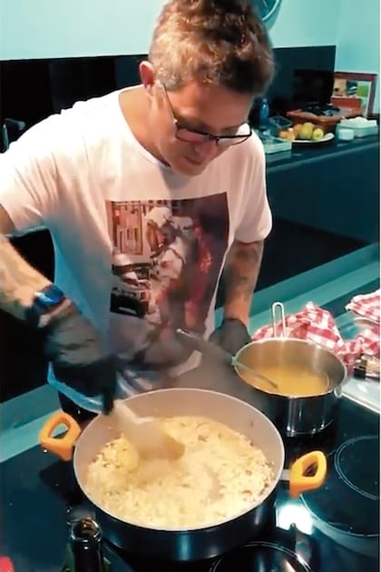 Alejandro Sanz se luce con delicias vegetarianas.