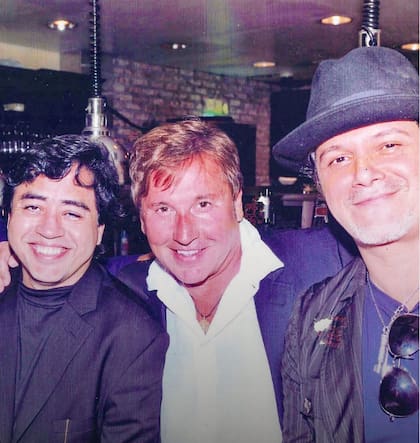 Alejandro Sanz también comió una de las pizzas y pastas de Cafe Ragazzi