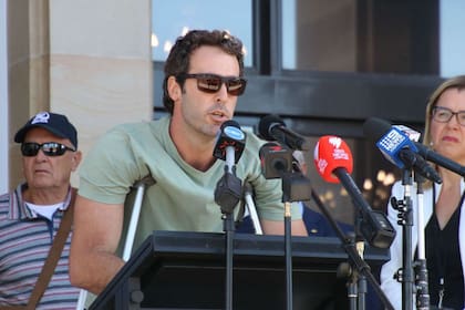 Alejandro se convirtió en vocero de la lucha contra los ataques de tiburones