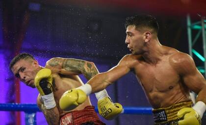 Alejandro Silva, en acción: a los 32 años se convirtió en el invicto de mejores números del pugilismo argentino