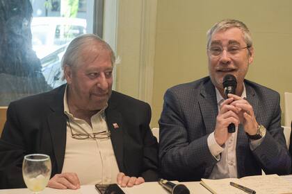 Alejandro Vaccaro y Ezequiel Martínez, en la presentación para la prensa de la Feria del Libro de Buenos Aires: "Somos conscientes de que muchos no van a poder comprar un libro”, reconoció el presidente de la FEL