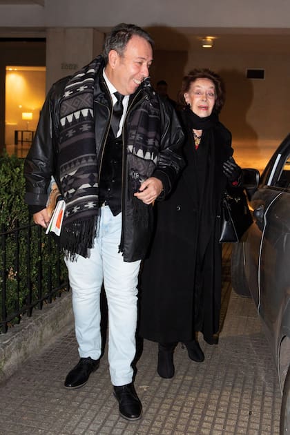 Alejandro Veroutis y una de sus amigas de siempre, Susana Reta.