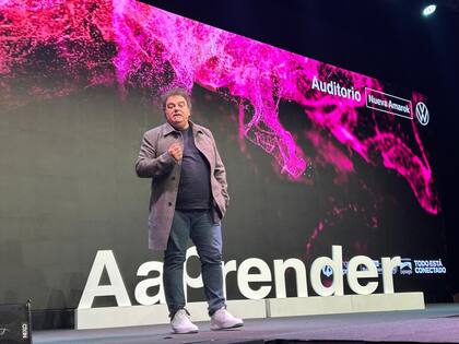 Alejandro Vigil, durante una ponencia