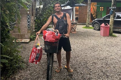 Alejo Dahl Rocha, durante su estadía en Brasil cuando vivió ahí para desembarcar con el negocio