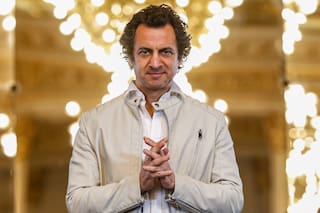 Dirige sin batuta, debuta al frente de la Estable del Colón en su cumpleaños y se entusiasma con los jóvenes que se incorporaron
