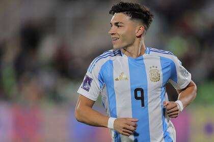 Alejo Sarco, de Bayer Leverkusen, se destaca con goles y un alto rendimiento en la Argentina Sub 20