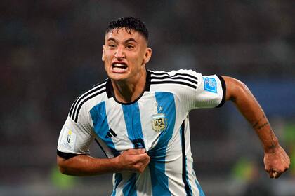 Alejo Véliz, de Rosario Central, gritó con ganas el empate transitorio de la selección Argentina