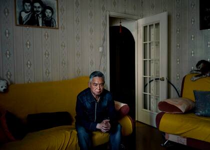 Aleksandr Vasilev, que está realizando una segunda misión en el frente de la guerra, en su casa de Ulan-Ude, Rusia, el 28 de mayo de 2023. El pasado diciembre, un proyectil ucraniano mató a su mejor amigo, Viktor Prilukov, cerca de Soledar, en el este de Ucrania. Días después, Vasilyev fue lanzado al aire por una granada