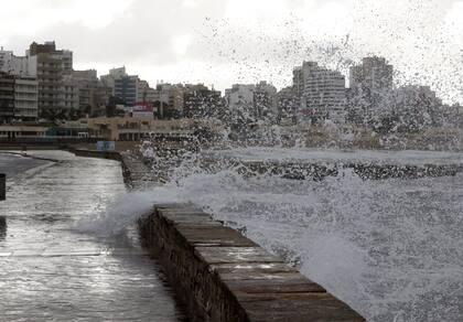 Alerta amarilla, fuertes vientos y marea alta
