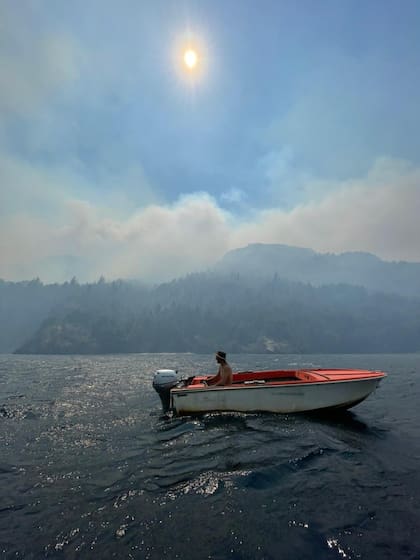 Alerta extremo entre los pobladores de Lago Epuyén. Gentileza Ivanna Legler