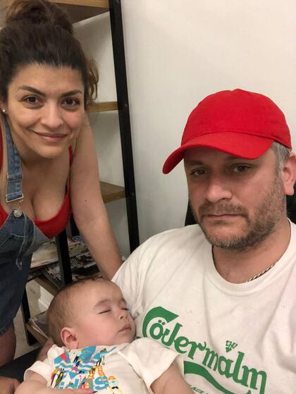 Álex Astorgas y su familia viven en España. Forma parte del grupo de Facebook Españoles atrapados en Argentina junto a otras 400 personas