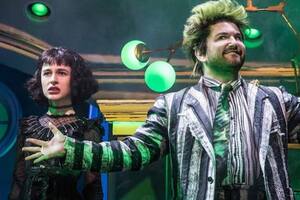 Alex Brightman anunció el regreso del musical de Beetlejuice a Broadway