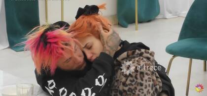 Alex Caniggia y Melody Luz en El hotel de los famosos