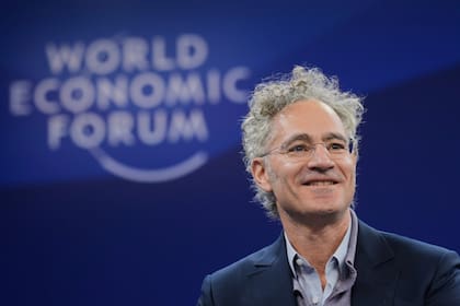 Alex Karp, director ejecutivo de Palantir, habla durante la Reunión Anual del Foro Económico Mundial en Davos, Suiza, el 20 de enero de 2026