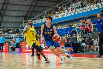 Alex Negrete tuvo su debut oficial con la selección argentina, ante Colombia, por las eliminatorias de la Americup