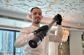 Un exdeportista de Lanús vive en Emiratos Árabes y relata cómo cambió su rutina a un mes de la guerra