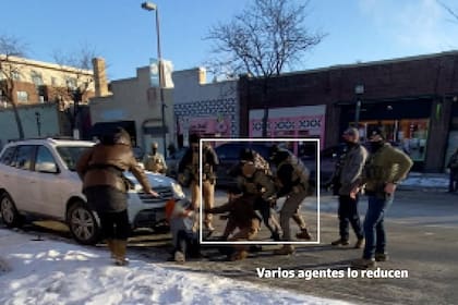 Alex Pretti es reducido por varios agentes de Homeland Security, mientras le tiran más gas pimienta