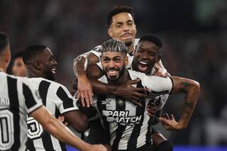 Con dos talentos argentinos, un magnate estadounidense y un estratega portugués, Botafogo busca su trofeo más ansiado