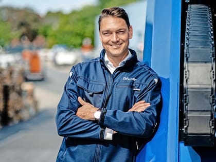 Alexander Böcker, director general y propietario de tercera generación de Böcker Maschinenwerke GmbH. Fuente: X