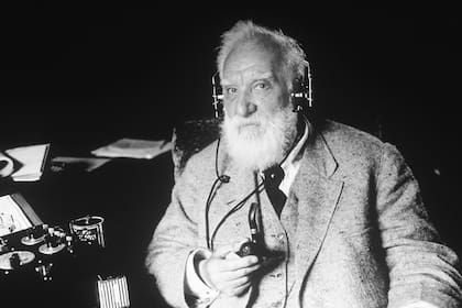 Alexander Graham Bell fue el primero en patentar el teléfono en 1876.
