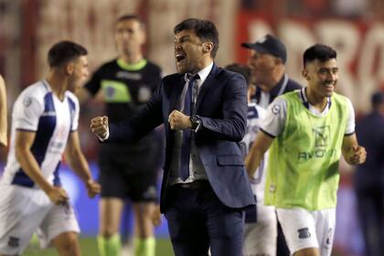 Alexander Medina, el uruguayo que llama la atención en su primera experiencia en el fútbol argentino.