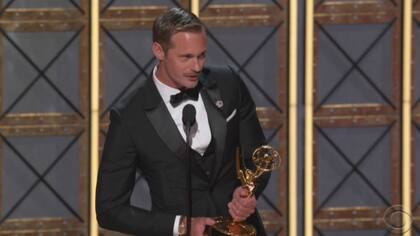 Alexander Skarsgard, mejor actor de reparto en miniserie