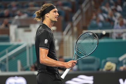 Alexander Zverev celebra; fue su cuarta victoria en fila sobre Cerúndolo (AP Photo/Marta Lavandier)