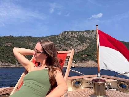 Alexandra de Hannover en la cubierta del Pacha III