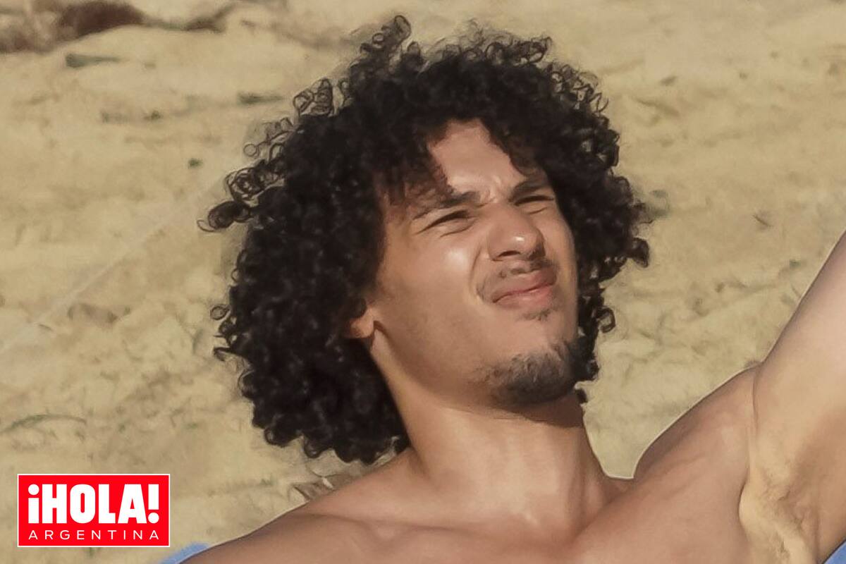 Ele tem 27 anos. O filho de Alberto de Monaco exibiu seu corpo atlético nas praias de St. Ele tem 27 anos. O filho de Alberto de Monaco exibiu seu corpo atlético nas praias de St.